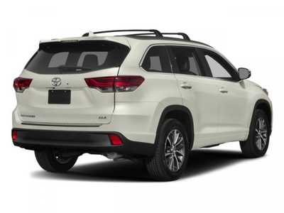 2017 Toyota Highlander, $0. Photo 5