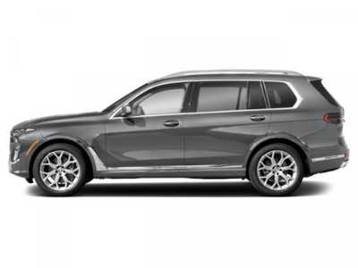 2023 BMW X7, $85000. Photo 3