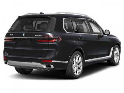 2023 BMW X7, $85000. Photo 5