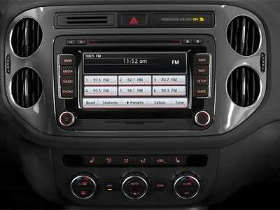 2013 Volkswagen Tiguan, $6998. Photo 12