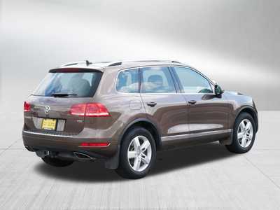 2012 Volkswagen Touareg, $12498. Photo 7