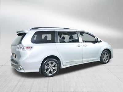 2020 Toyota Sienna, $31998. Photo 7