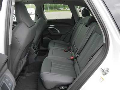 2025 Audi Q5, $59800. Photo 9