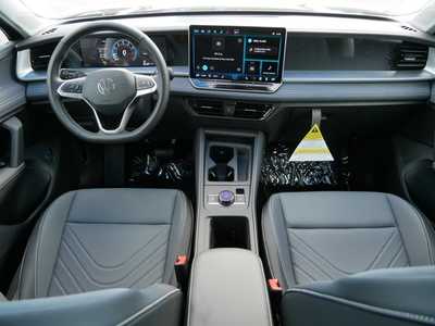 2025 Volkswagen Tiguan, $34916. Photo 10