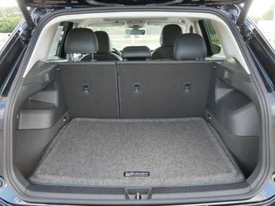 2025 Volkswagen Tiguan, $34916. Photo 5