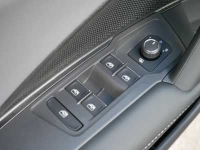 2025 Volkswagen Tiguan, $34916. Photo 8