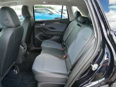 2025 Volkswagen Tiguan, $34916. Photo 9
