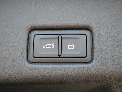 2025 Audi Q5, $59000. Photo 6