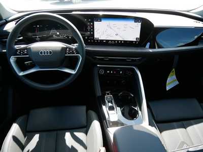 2025 Audi Q5, $59390. Photo 8