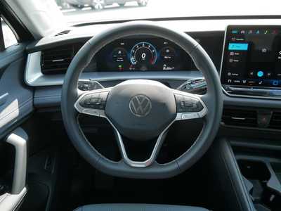 2025 Volkswagen Tiguan, $33198. Photo 12