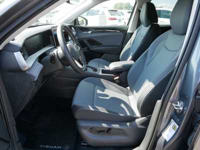 2025 Volkswagen Tiguan, $33198. Photo 7