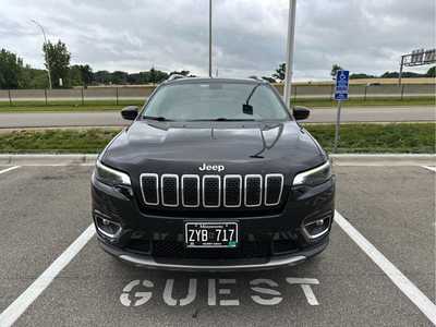 2019 Jeep Cherokee, $20998. Photo 2