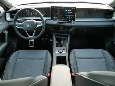 2025 Volkswagen Tiguan, $37486. Photo 10