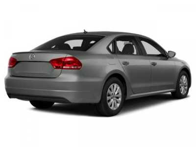 2015 Volkswagen Passat, $10000. Photo 2