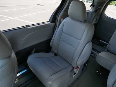 2017 Toyota Sienna, $22498. Photo 12