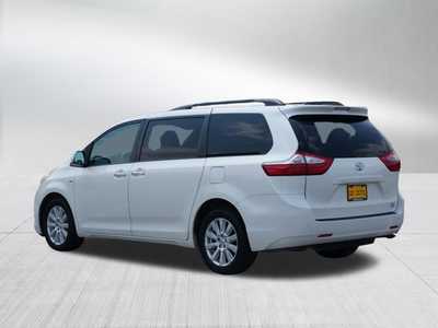 2017 Toyota Sienna, $22498. Photo 5