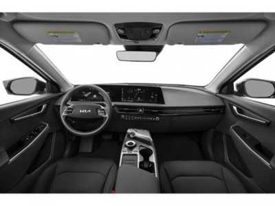 2022 Kia EV6, $23498. Photo 11