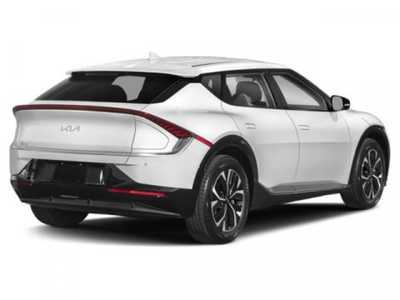 2022 Kia EV6, $23498. Photo 5