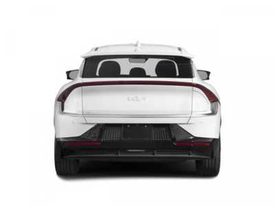 2022 Kia EV6, $23498. Photo 8