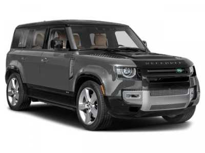2024 Land Rover Defender, $95000. Photo 6