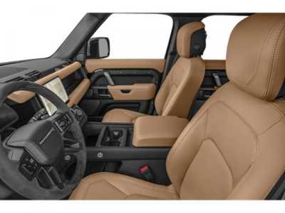 2024 Land Rover Defender, $95000. Photo 9