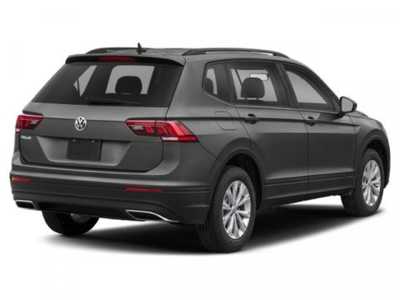 2021 Volkswagen Tiguan, $20998. Photo 2