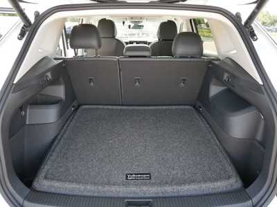 2025 Volkswagen Tiguan, $34176. Photo 7