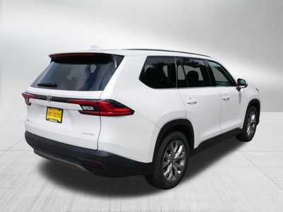 2024 Toyota Grand Highlander, $52998. Photo 7