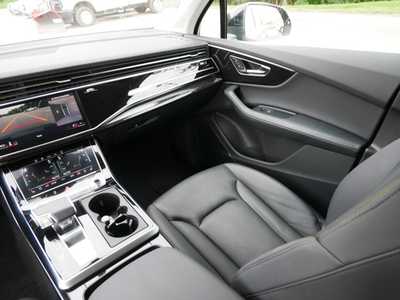 2022 Audi Q7, $50000. Photo 11