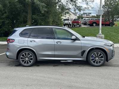 2026 BMW X5, $86075. Photo 8