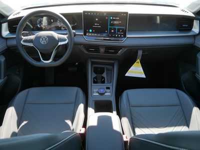 2025 Volkswagen Tiguan, $35036. Photo 10