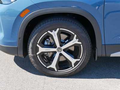 2025 Volkswagen Tiguan, $35036. Photo 5