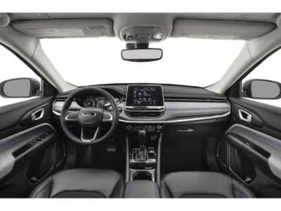 2022 Jeep Compass, $23498. Photo 11