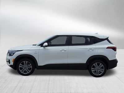 2023 Kia Seltos, $20998. Photo 3