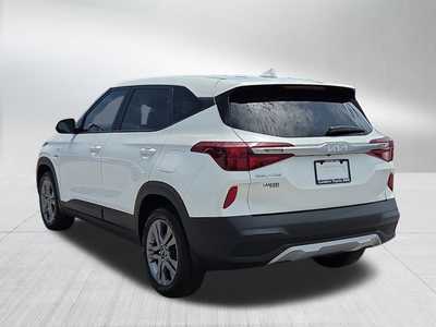 2023 Kia Seltos, $20998. Photo 4
