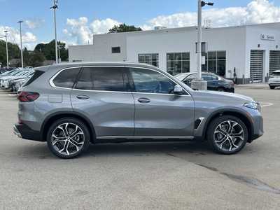 2026 BMW X5, $78075. Photo 8
