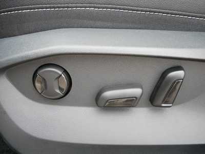 2025 Volkswagen Taos, $35444. Photo 12