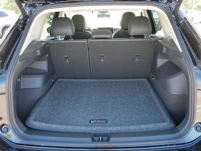 2025 Volkswagen Tiguan, $34176. Photo 5