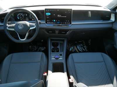 2025 Volkswagen Tiguan, $34176. Photo 9