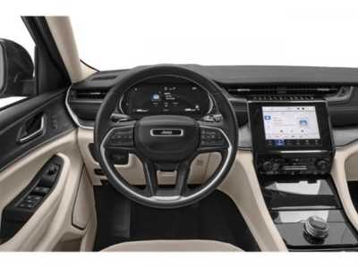 2022 Jeep Grand Cherokee, $33998. Photo 10
