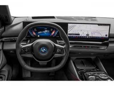 2026 BMW i5, $85725. Photo 9