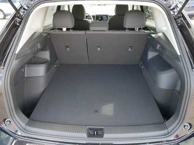 2025 Volkswagen Tiguan, $30025. Photo 5