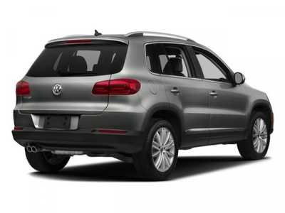 2017 Volkswagen Tiguan, $11998. Photo 5