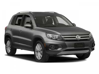 2017 Volkswagen Tiguan, $11998. Photo 9