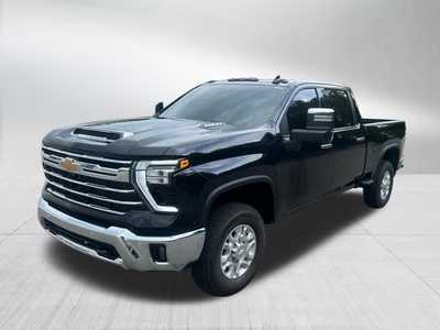 2025 Chevrolet 3500 Crew Cab, $67998. Photo 7