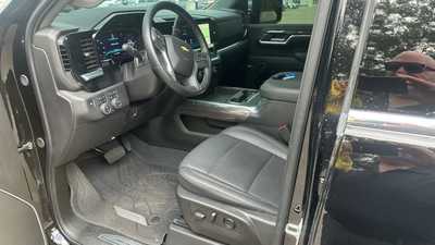 2025 Chevrolet 3500 Crew Cab, $67998. Photo 9