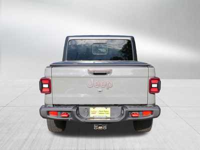 2022 Jeep Gladiator, $39498. Photo 6