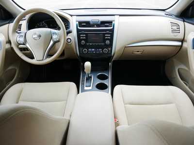 2015 Nissan Altima, $8498. Photo 11