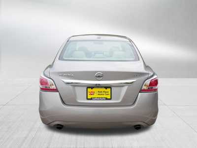 2015 Nissan Altima, $8498. Photo 5