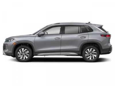 2025 Volkswagen Tiguan, $30496. Photo 3